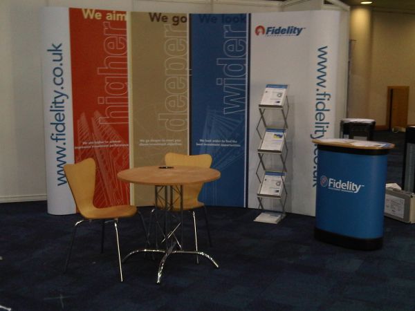 Fidelity Pop-up Stand