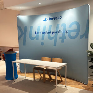 Zipper Wall Curved [Invesco]